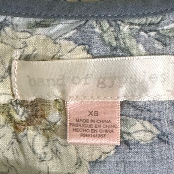 Band of Gypsies sz X sm jumpsuit mid calf gray with a floral print Button front - Picture 10 of 11